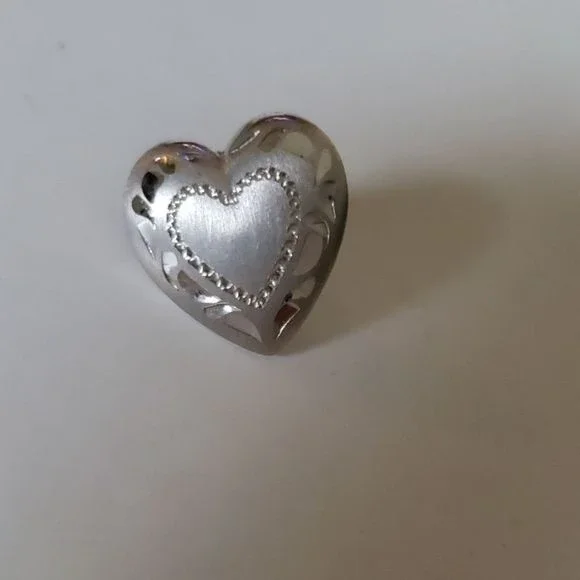 🩶 Vintage Beau B Heart Stud Earrings .925 Sterling Silver Beaucraft NWOT - Picture 5 of 7